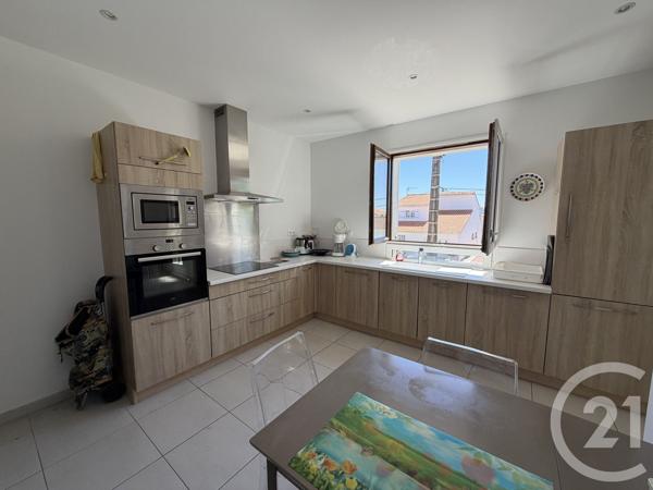 Maison à vendre  6 pièces - 189,85 m 2   ROYAN  - 17