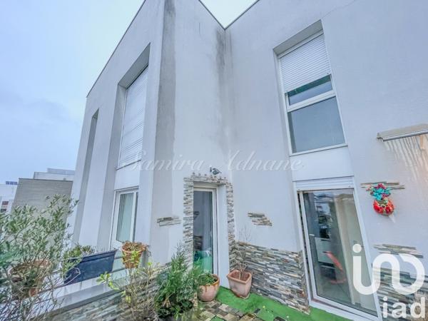 Duplex 5 pièces de 93 m² à Stains (93240)