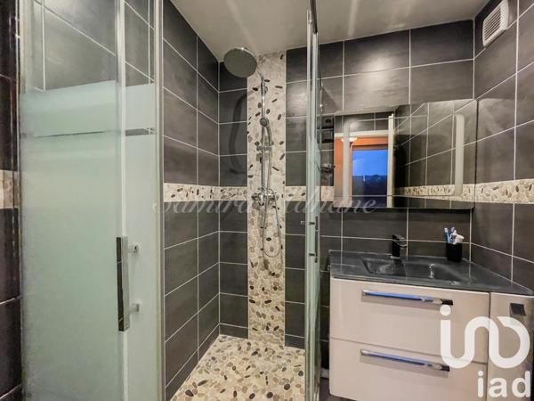 Duplex 5 pièces de 93 m² à Stains (93240)