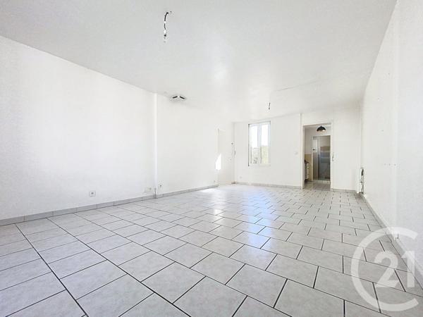 Maison à vendre  3 pièces - 88,64 m 2   ROCHEFORT  - 17