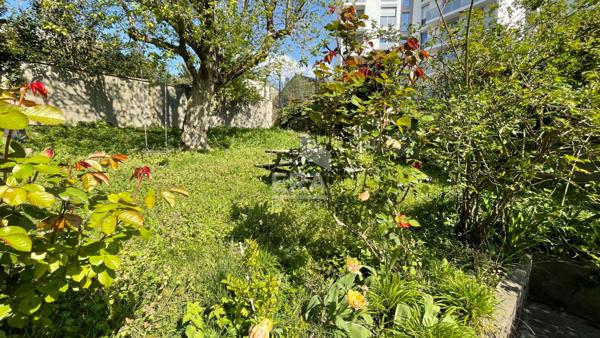 Appartement Montreuil Studio avec grande cave,  local vélo et jardin de copropriété