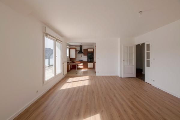 NOYAL CHATILLON SUR SEICHE centre - Appartement Duplex 3 Chambres - terrasse - Garage - Exposition SUD