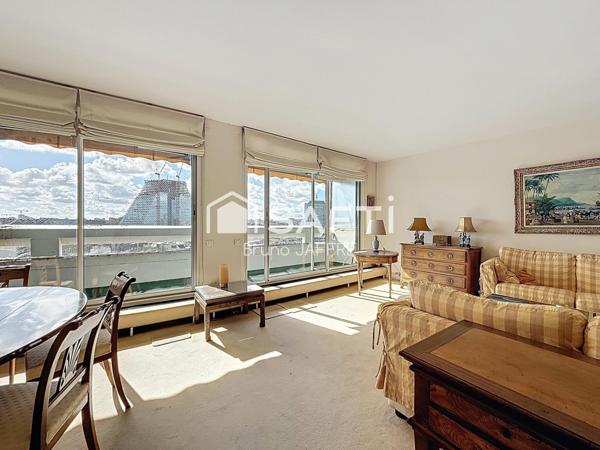 Paris 15 - vue Tour EIFFEL -  81 m²,  2  ou 3 CH, terrasse 9 m²