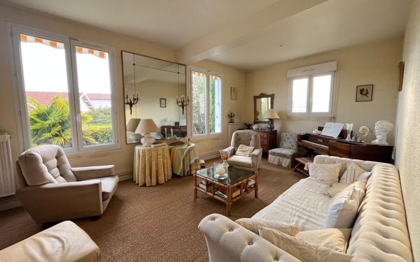 Maison à vendre    5 pièces •  Royan