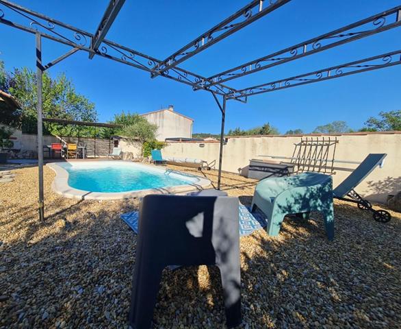 St Privat des Vieux - Maison rénovée avec piscine - calme en fond d'impasse