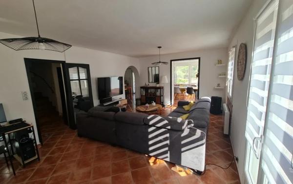 St Privat des Vieux - Maison rénovée avec piscine - calme en fond d'impasse