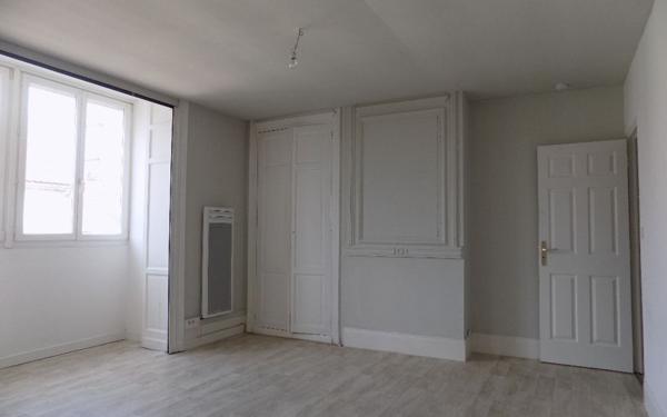 Appartement à louer    2 pièces • 50,40 m2 Calais