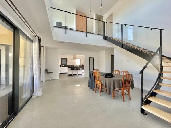 Vente Villa 7 pièces 202 m2 à Gignac