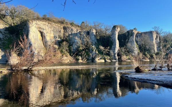 Maison à vendre    5 pièces •  Berrias-et-Casteljau