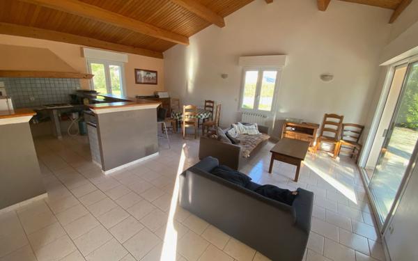 Maison à vendre    5 pièces •  Berrias-et-Casteljau