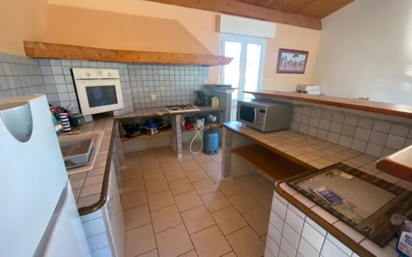 Maison à vendre    5 pièces •  Berrias-et-Casteljau