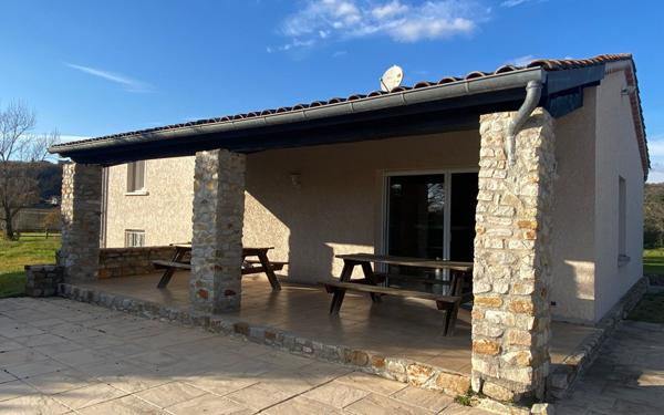 Maison à vendre    5 pièces •  Berrias-et-Casteljau