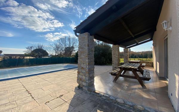 Maison à vendre    5 pièces •  Berrias-et-Casteljau