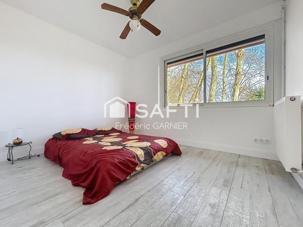 Maison de plain-pied 140 m² environ, 6 pièces, 4 chambres, terrain de 988 m²