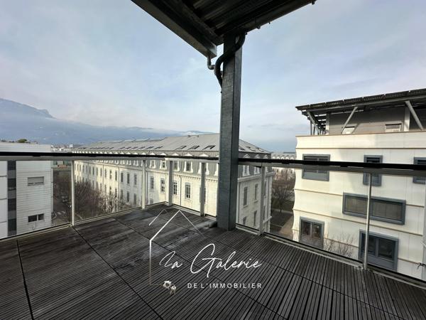 APPARTEMENT T4 CASERNE DE BONNE AVEC EXTERIEURS