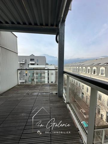 APPARTEMENT T4 CASERNE DE BONNE AVEC EXTERIEURS