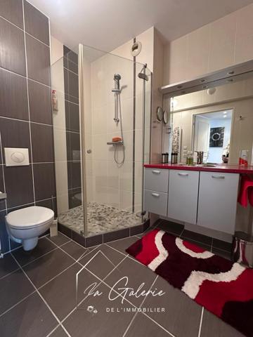 APPARTEMENT T4 CASERNE DE BONNE AVEC EXTERIEURS