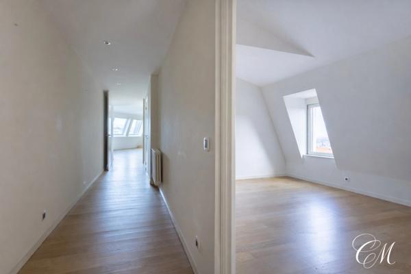 CHAMALIERES : APPARTEMENT D'EXCEPTION AVEC BEAUX VOLUMES ET VUE