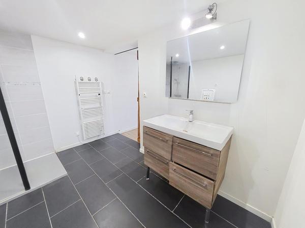 Maison de ville évolutive avec suite parentale, caves et étage aménageable à Dun-sur-Auron