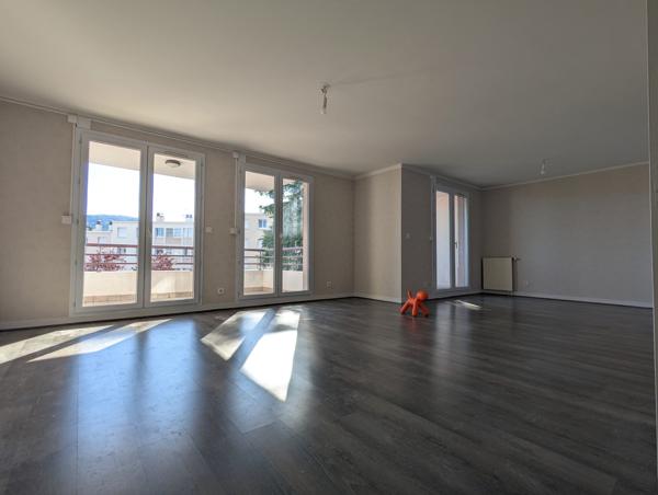 T4 lumineux avec balcons et garage Montjuzet - Clermont-Province T4 lumineux avec balcons et garage Montjuzet