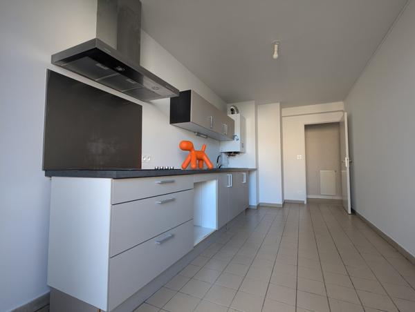 T4 lumineux avec balcons et garage Montjuzet - Clermont-Province T4 lumineux avec balcons et garage Montjuzet