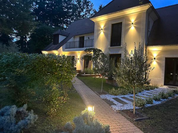 Maison Lamorlaye 10 pièce(s) 343 m2, piscine couverte et jardin 5000 m²