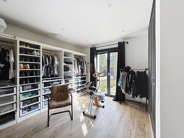 Maison Lamorlaye 10 pièce(s) 343 m2, piscine couverte et jardin 5000 m²