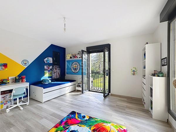 Maison Lamorlaye 10 pièce(s) 343 m2, piscine couverte et jardin 5000 m²