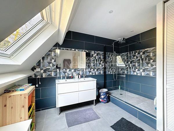 Maison Lamorlaye 10 pièce(s) 343 m2, piscine couverte et jardin 5000 m²