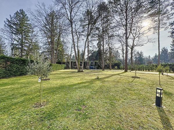 Maison Lamorlaye 10 pièce(s) 343 m2, piscine couverte et jardin 5000 m²