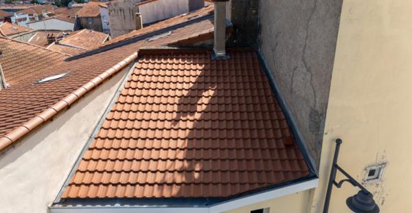 Maison de ville, 2 chambres, balcon, garage et cave