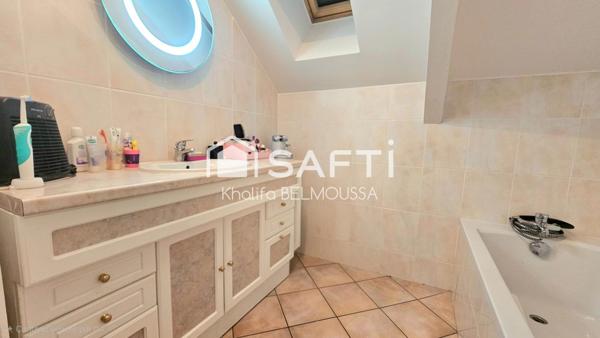 Maison de prestige avec piscine sur terrain de 2 800 m² à Belley