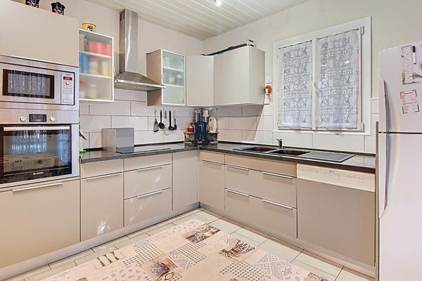 A VENDRE Maison AVEC STUDIO INDÉPENDANT ET VUE IMPRENABLE