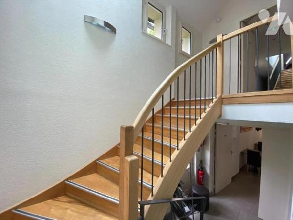 MANDAILLES-SAINT-JULIEN, à vendre, hôtel bar restaurant 3 étoiles (classé ERP 5, soit environ 9...