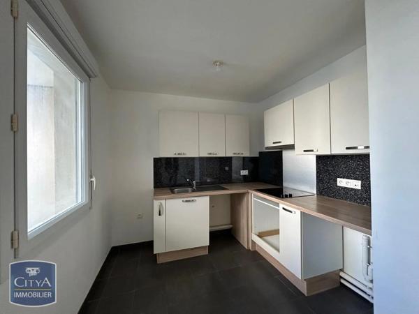 Appartement à louer 2 pièces 39.85m² Corbeil-Essonnes (91100)