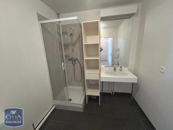 Appartement à louer 2 pièces 39.85m² Corbeil-Essonnes (91100)