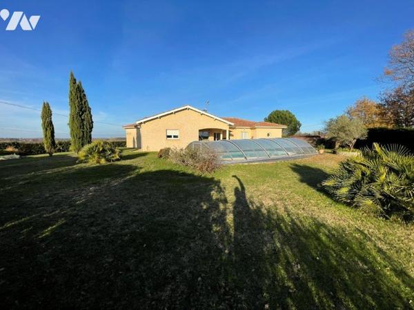 MIRANDE à 10min, au calme, belle villa plain-pied offrant une superbe vue Pyrénées et vallons.