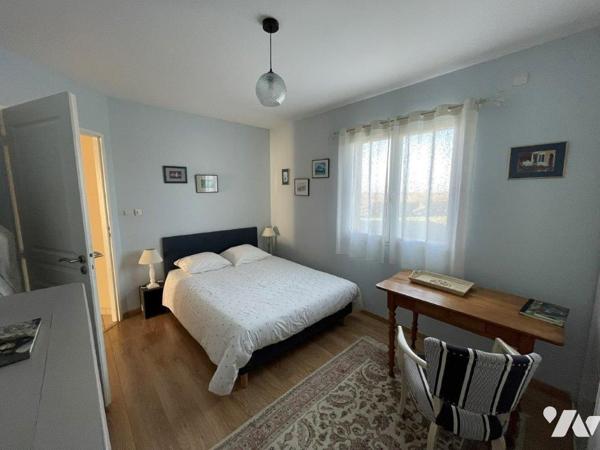 MIRANDE à 10min, au calme, belle villa plain-pied offrant une superbe vue Pyrénées et vallons.