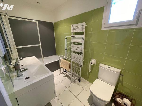 MIRANDE à 10min, au calme, belle villa plain-pied offrant une superbe vue Pyrénées et vallons.