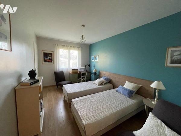 MIRANDE à 10min, au calme, belle villa plain-pied offrant une superbe vue Pyrénées et vallons.