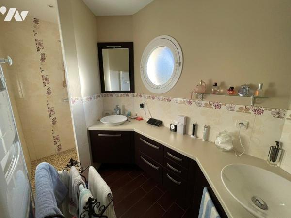 MIRANDE à 10min, au calme, belle villa plain-pied offrant une superbe vue Pyrénées et vallons.