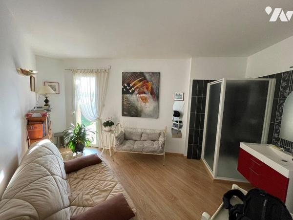 MIRANDE à 10min, au calme, belle villa plain-pied offrant une superbe vue Pyrénées et vallons.