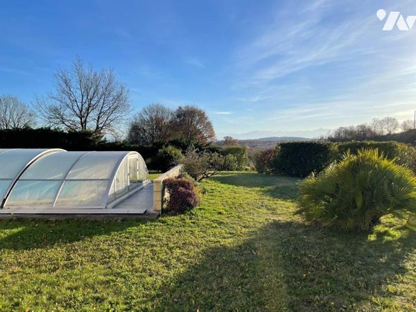 MIRANDE à 10min, au calme, belle villa plain-pied offrant une superbe vue Pyrénées et vallons.