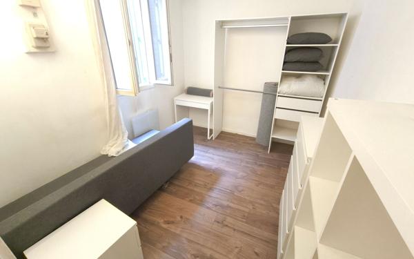 Appartement à vendre    2 pièces • 18 m2 Nîmes