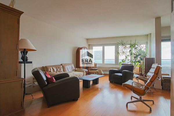 Appartement Paris 4 pièce(s) 146.56 m2