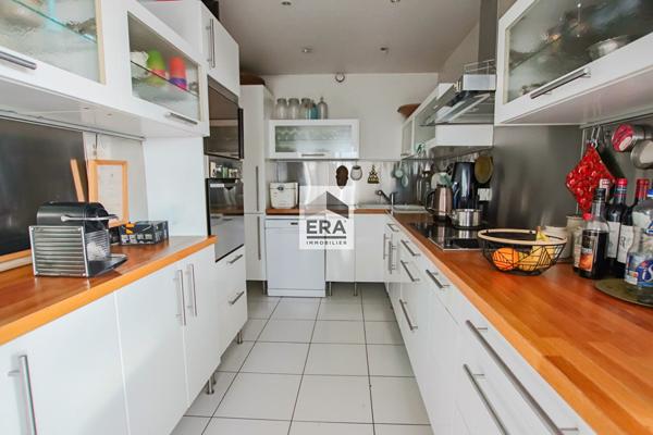 Appartement Paris 4 pièce(s) 146.56 m2