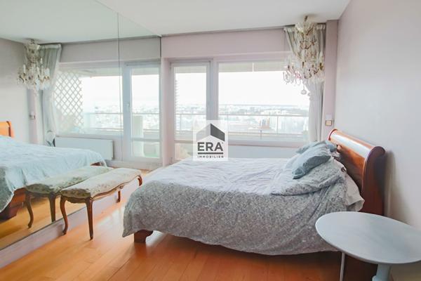 Appartement Paris 4 pièce(s) 146.56 m2