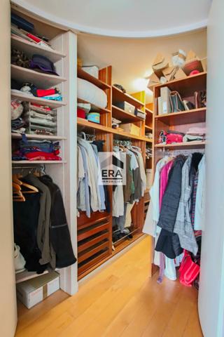 Appartement Paris 4 pièce(s) 146.56 m2