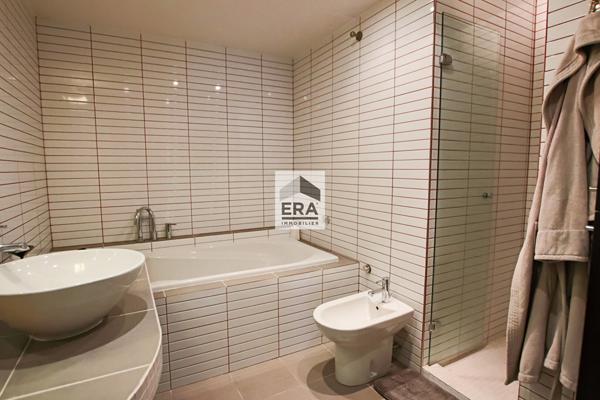 Appartement Paris 4 pièce(s) 146.56 m2