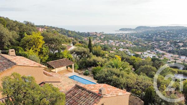 Maison à vendre  6 pièces - 197,38 m2 CAVALAIRE SUR MER - 83